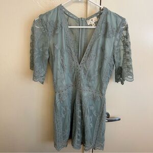 Socialite Light Blue Green Lace Romper Women’s Size Small
